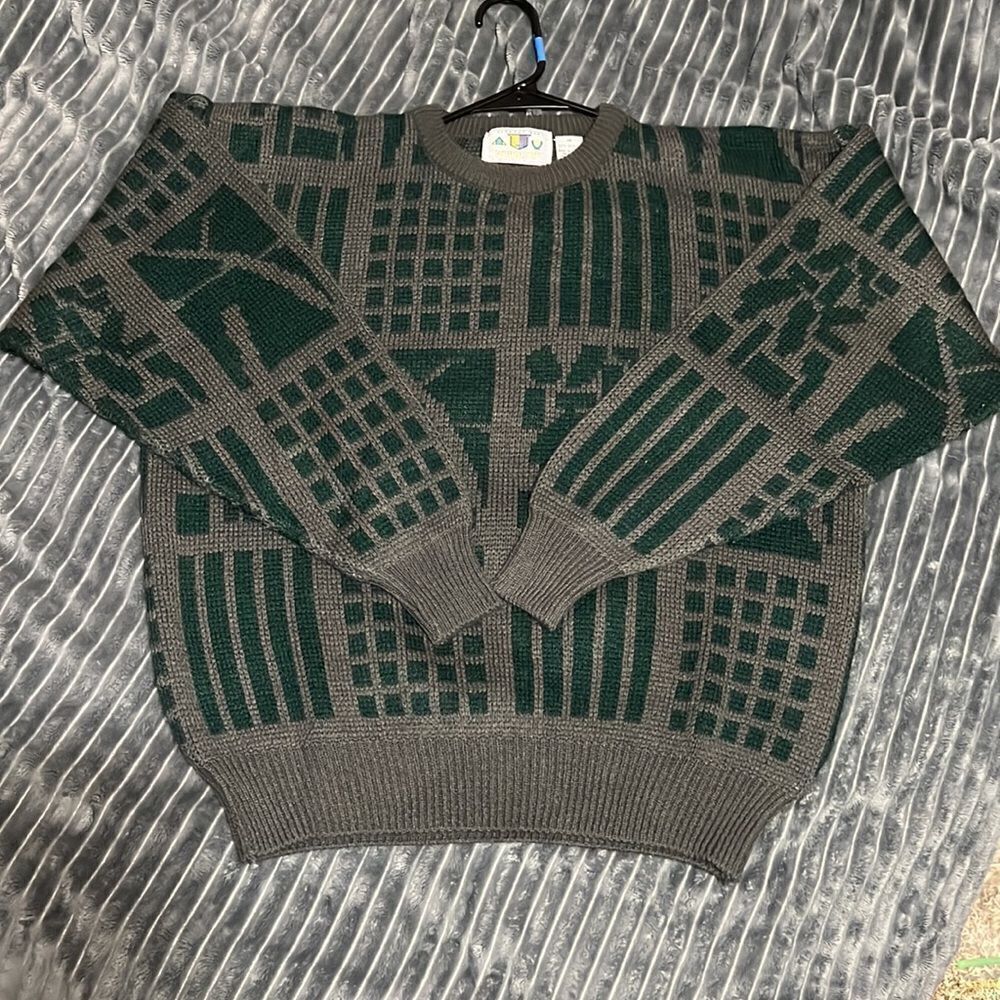 🔥🔥 INTERNATIONAL ROUGH CUT “Coogi” Style Heavy Crewneck Sweater - Excellent‎